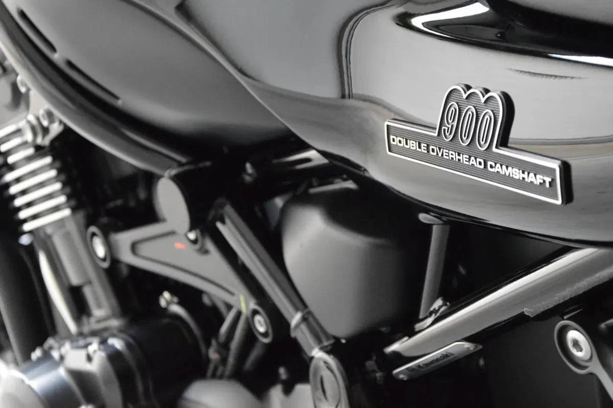 Kawasaki Z 900 RS Black Ball Edition (2026) (15)