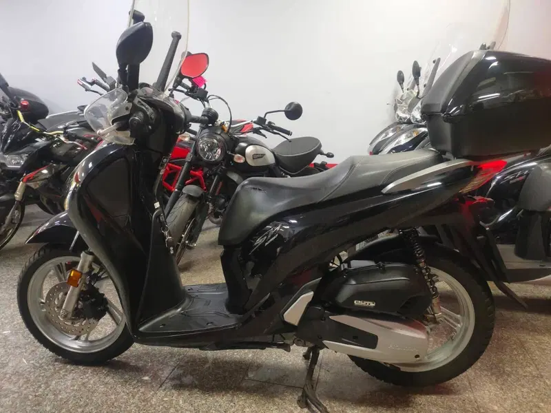 Honda SH 125i (2017 - 19) (3)