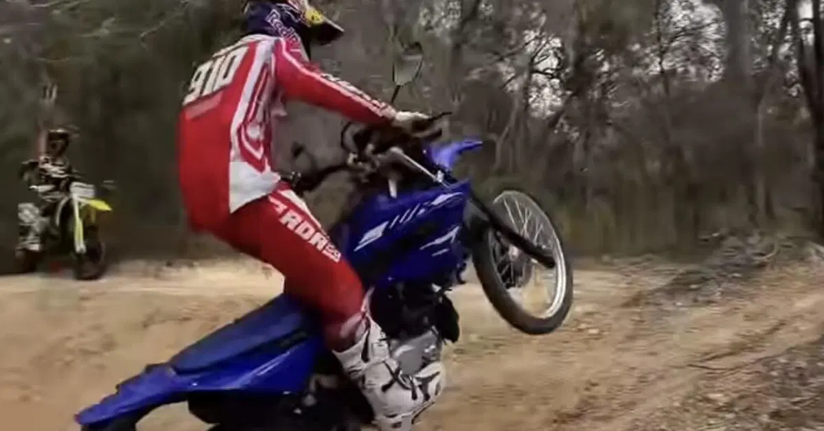 Carson Brown fa impazzire il web con una Yamaha WR 125 [VIDEO]