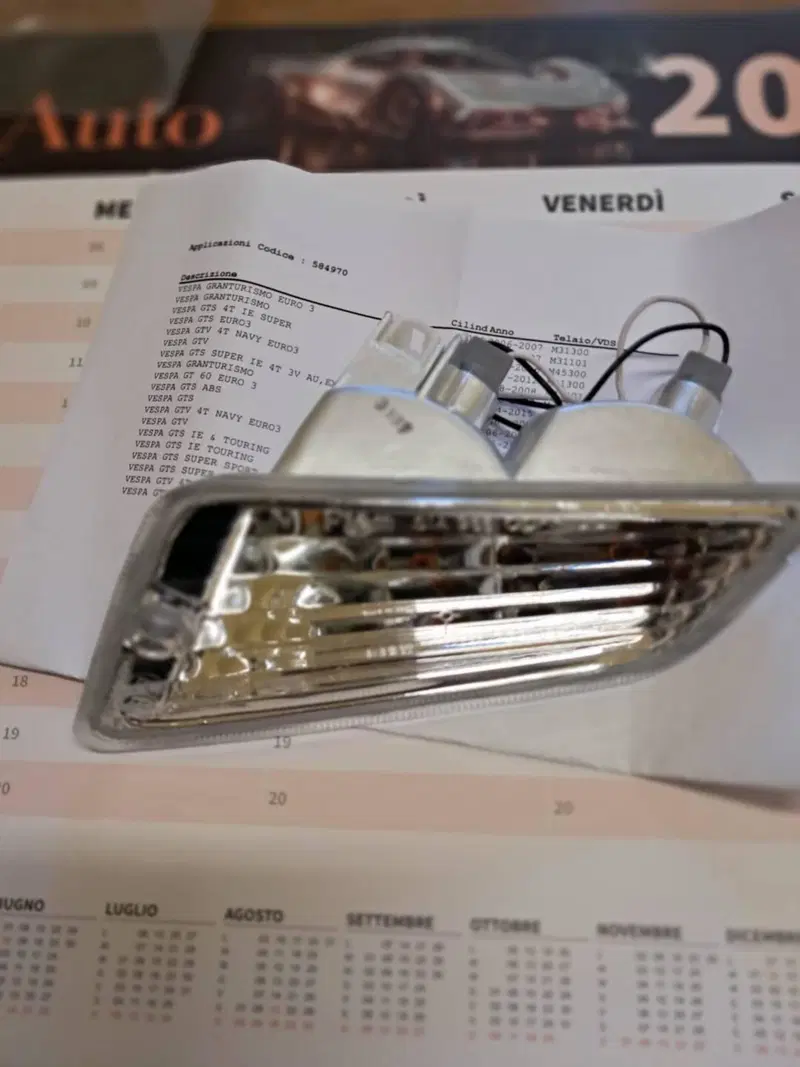 frecce e fanale posteriore VESPA Piaggio (2)