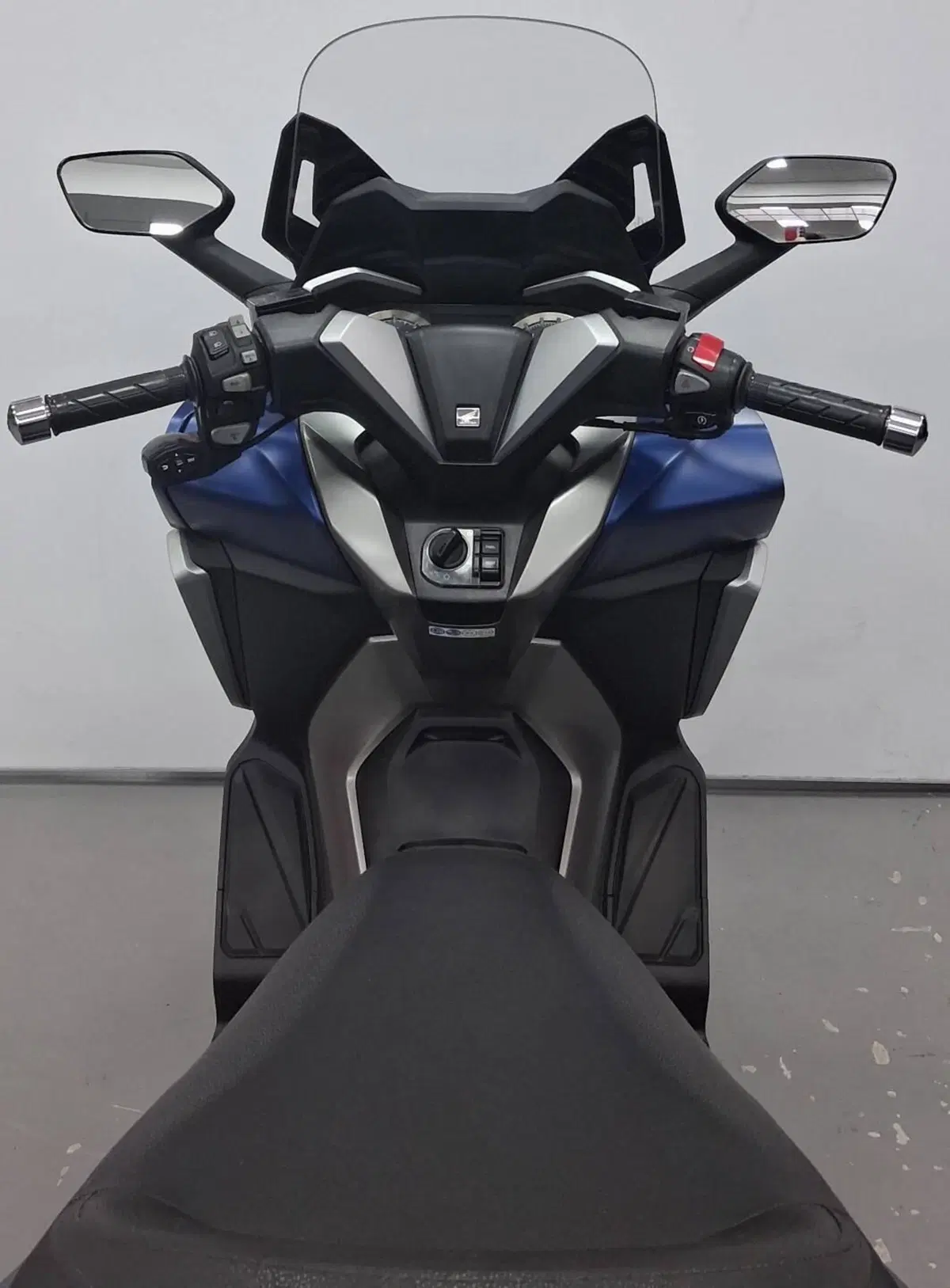 Honda Forza 350 Deluxe (2022 - 24) (4)