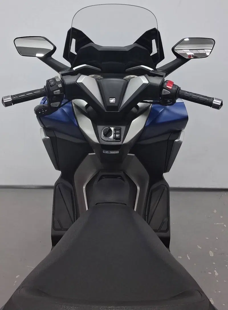 Honda Forza 350 Deluxe (2022 - 24) (4)