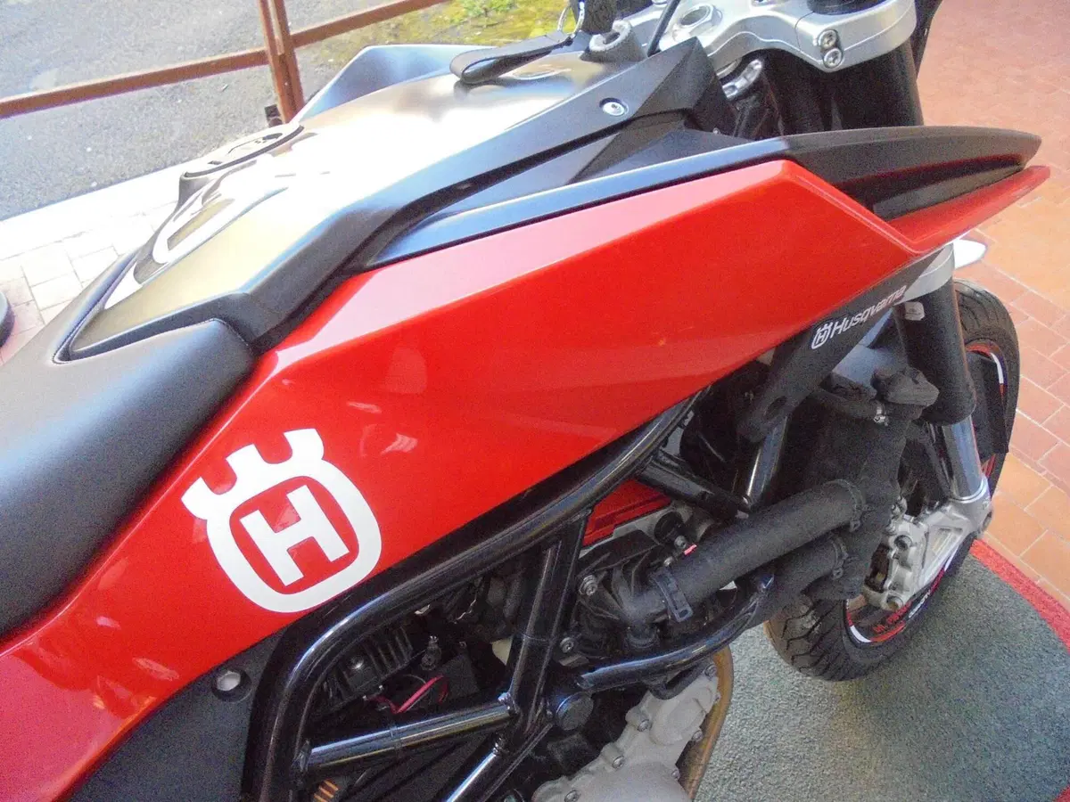 Husqvarna Nuda 900 R (2011 - 13) (4)
