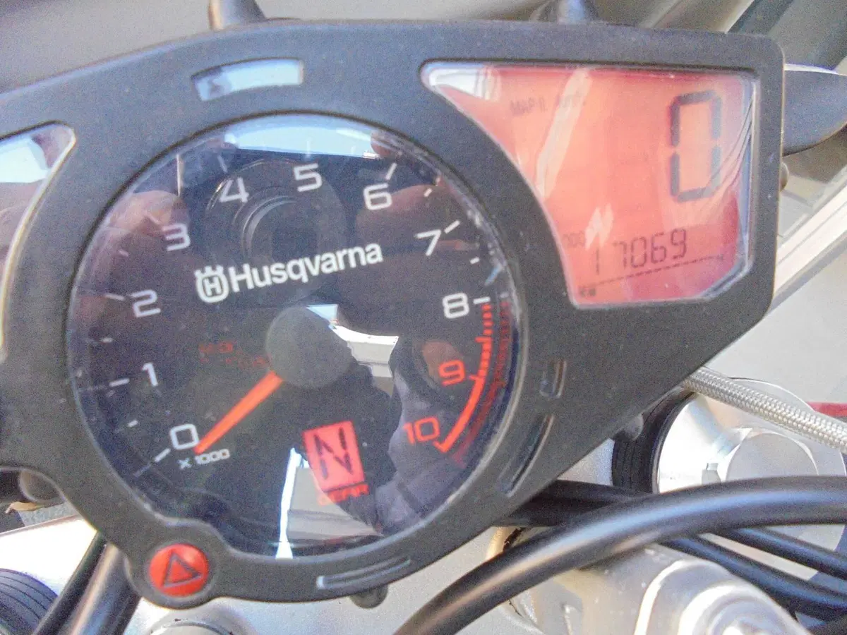 Husqvarna Nuda 900 R (2011 - 13) (6)
