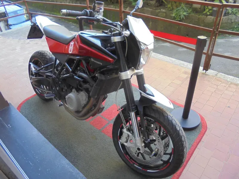 Husqvarna Nuda 900 R (2011 - 13) (9)