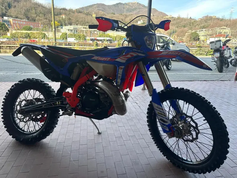 Betamotor RR 250 2T Enduro Race (2025) (4)