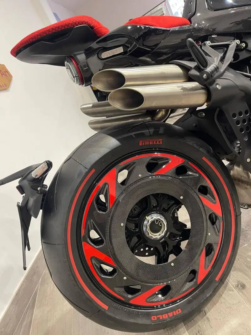 MV Agusta Rush 1000 (2023 - 26) (12)