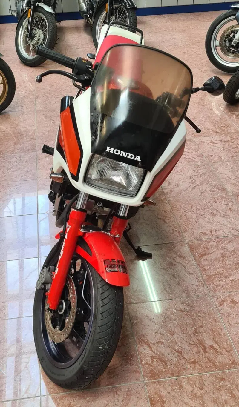 Honda VF 500 F (1983 - 87) (4)