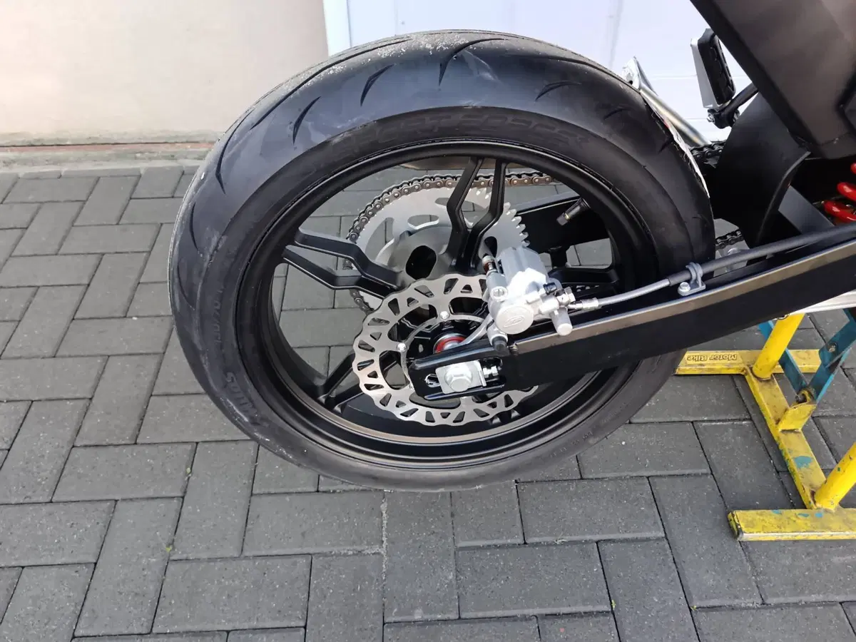 Betamotor RR 125 4T Motard T (2025 - 26) (11)