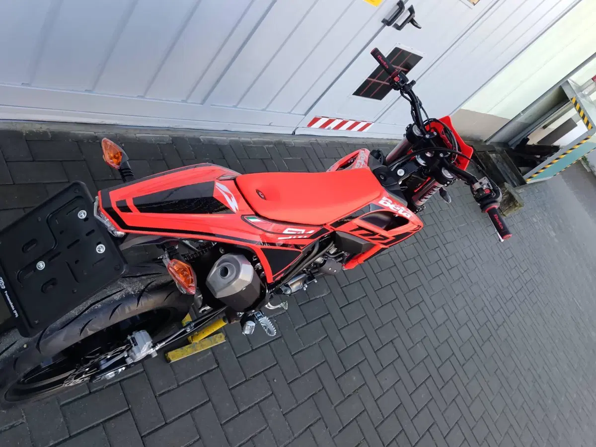Betamotor RR 125 4T Motard T (2025 - 26) (17)