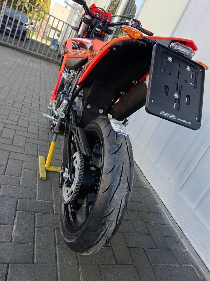 Betamotor RR 125 4T Motard T (2025 - 26) (16)