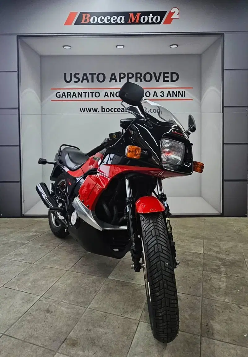 Kawasaki GPZ 750 TURBO (2)
