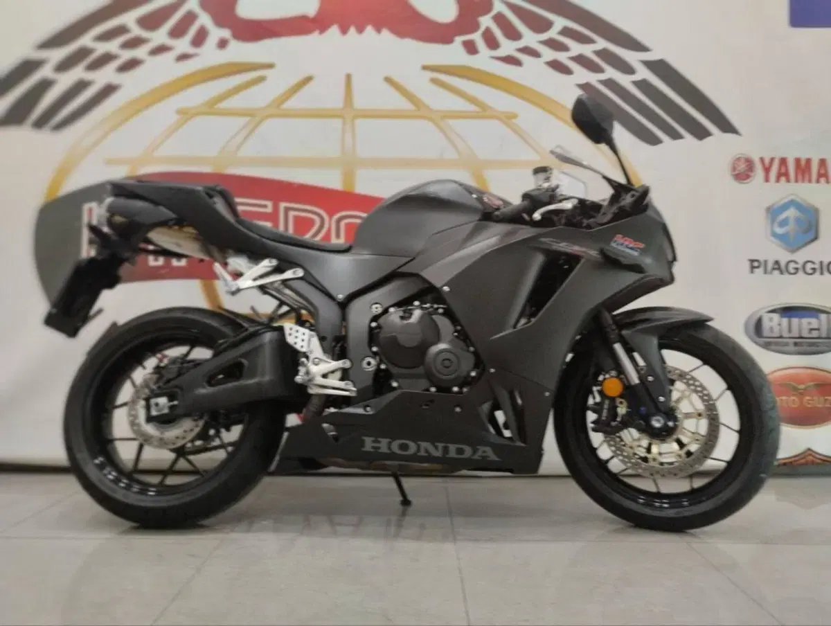 Honda CBR 600 RR (2024 - 26) (2)