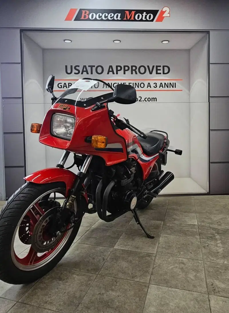 Kawasaki GPZ 750 (3)