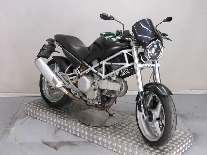 Ducati Monster 600 Dark (1998 - 01) (3)