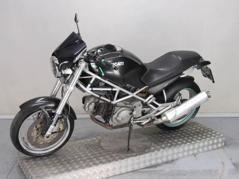 Ducati Monster 600 Dark (1998 - 01) (4)