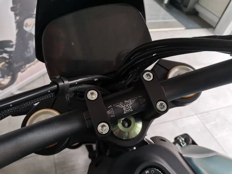 Moto Morini SEIEMMEZZO SCR (2022 - 26) (17)
