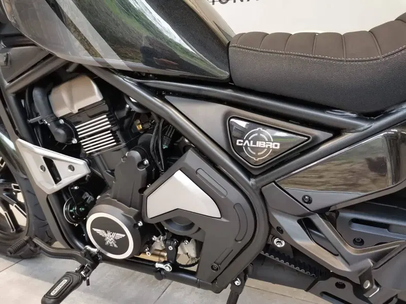 Moto Morini Calibro Custom (2024 - 26) (4)