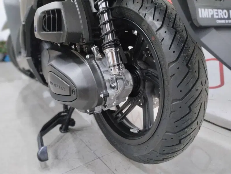 Honda SH 350i Sport (2025 - 26) (6)