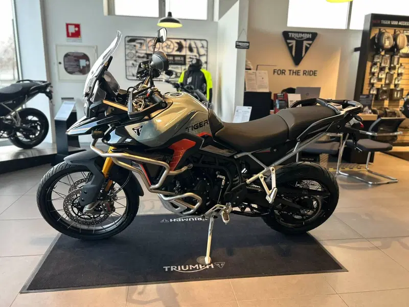 Triumph Tiger 900 Desert Special Edition (2026) (3)