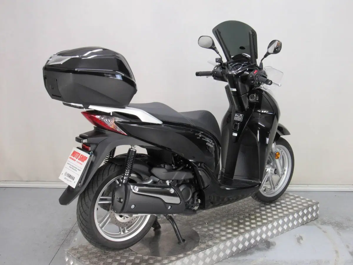 Honda SH 300 i ABS (2016 - 20) (6)