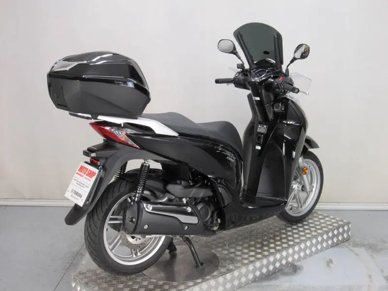 Honda SH 300 i ABS (2016 - 20) (6)