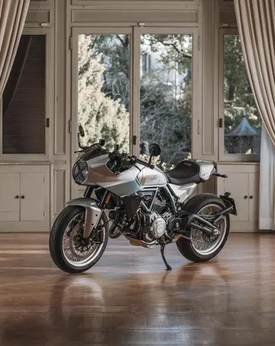 Ducati Formula 73: lo spirito della 750 Super Sport rivive in 873 unit&agrave; numerate [VIDEO]