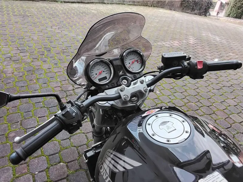 Honda Hornet 600 (2003 - 04) (6)