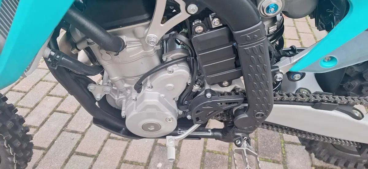 Kove MX450 R (2026) (6)