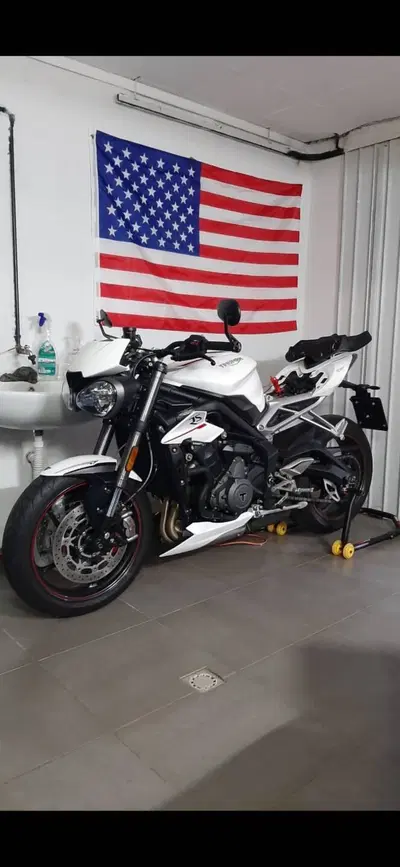 Triumph Street Triple RS (2017 - 19) usata