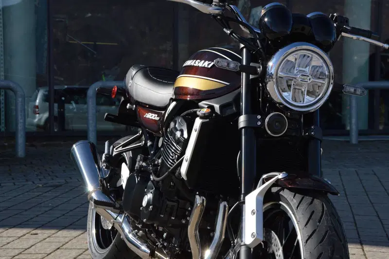 Kawasaki Z 900 RS (2026) (14)
