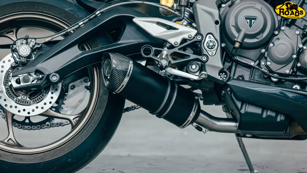 Triumph Street Triple 765 RS: tutto quello che c'è da sapere sugli scarichi Roadsitalia [GALLERY] (3)