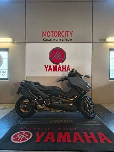 Yamaha T-Max 560 Tech Max (2021) usata