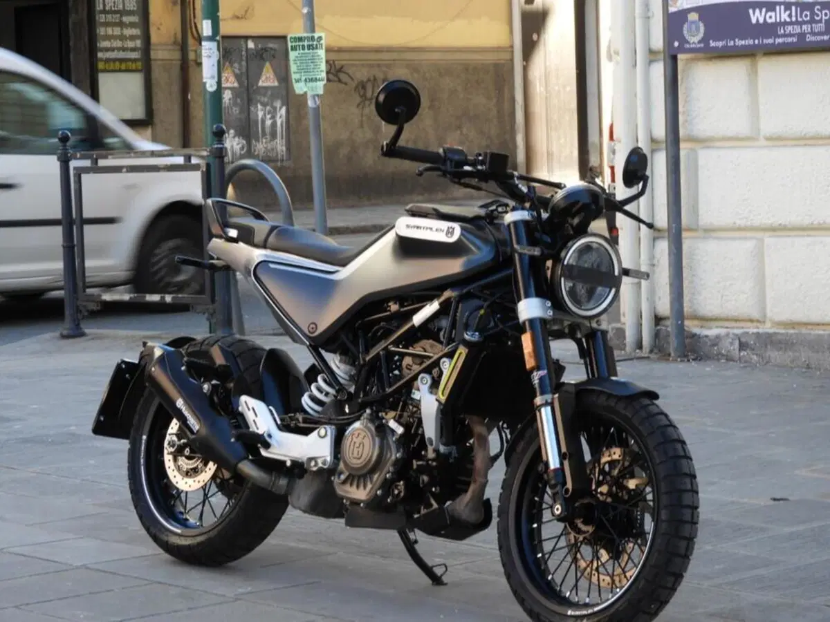 Husqvarna Svartpilen 125 (2021 - 23) (2)