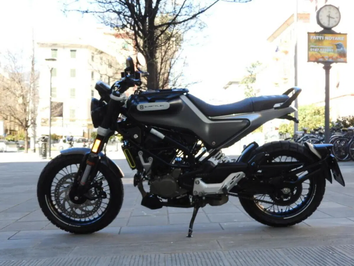 Husqvarna Svartpilen 125 (2021 - 23) (4)
