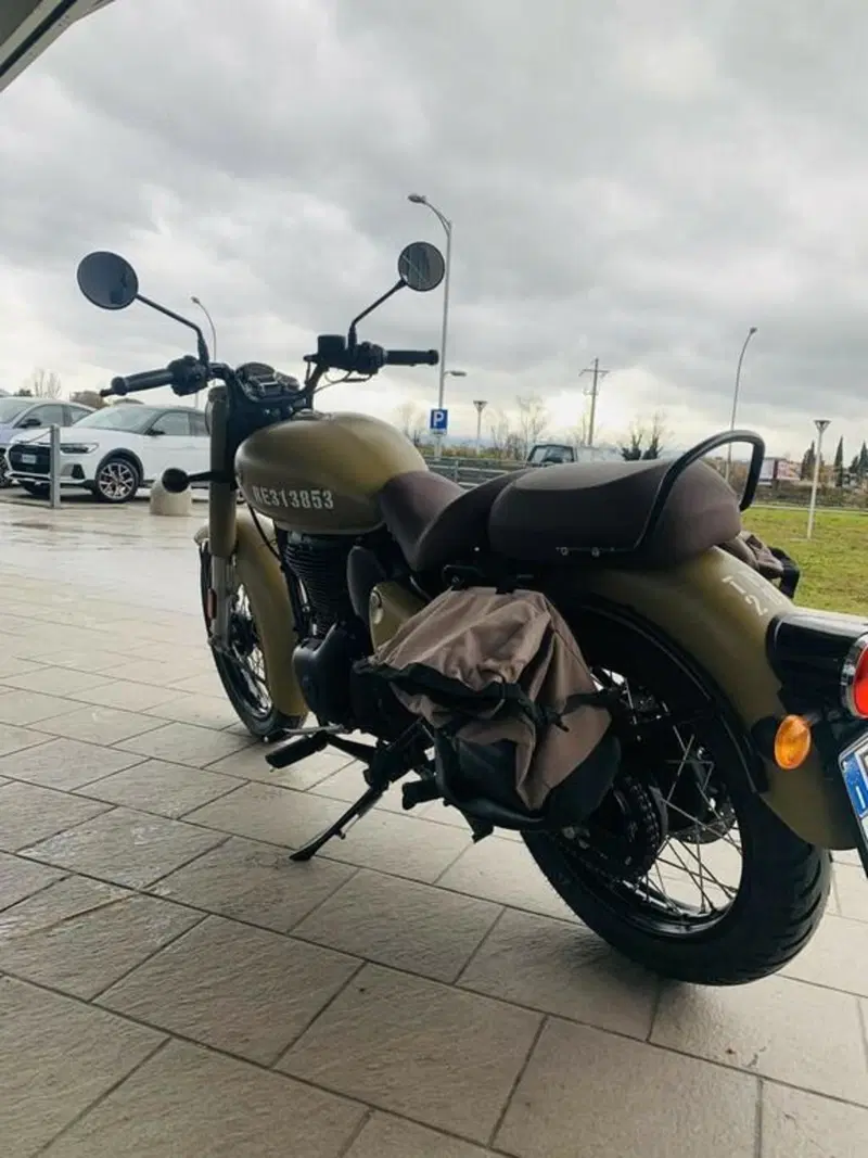 Royal Enfield Classic 350 (2021 - 26) (4)