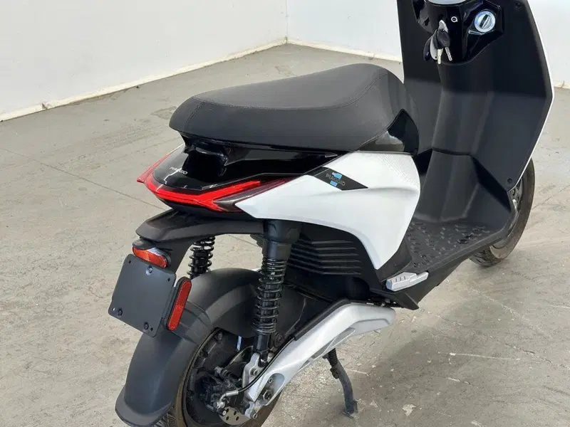 Piaggio 1 (2022 - 26) (3)
