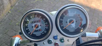 Triumph Bonneville 800 (2002 - 07) usata