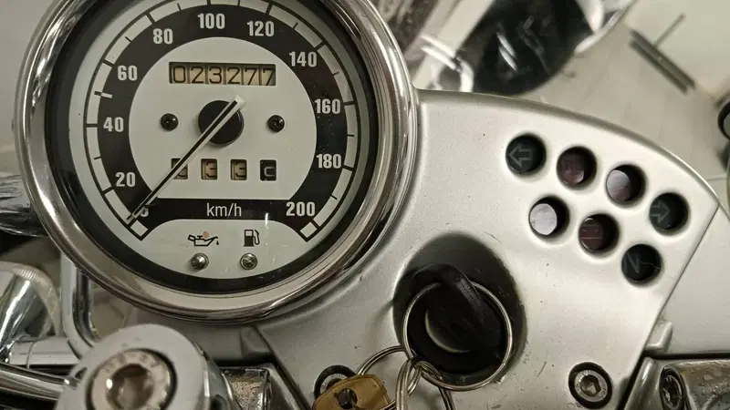 Bmw R 1200 C Classic (4)