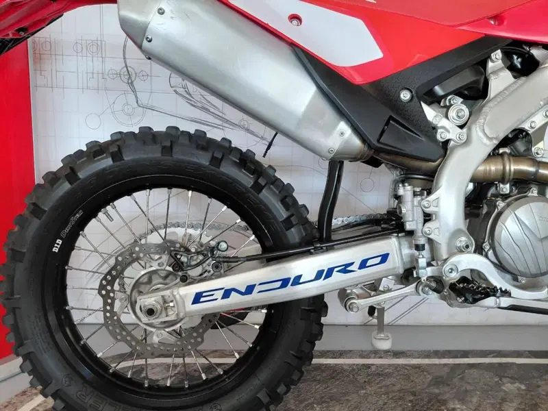 Honda CRF 250RX Enduro (2025) (4)