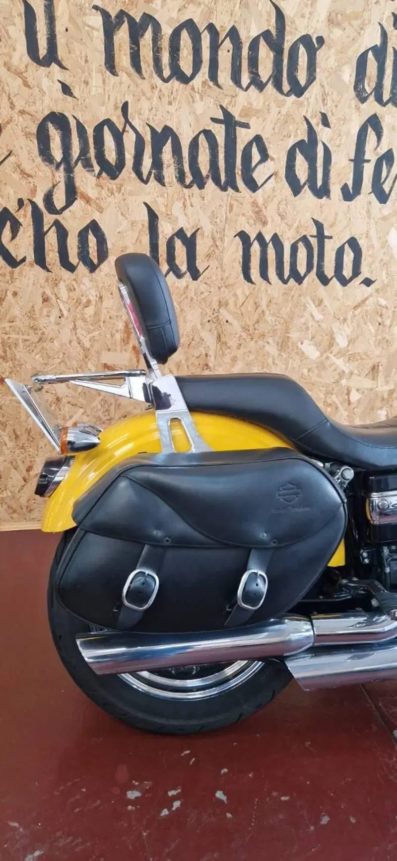 Harley-Davidson 1584 Super Glide Custom (2008 - 13) - FXDC (6)