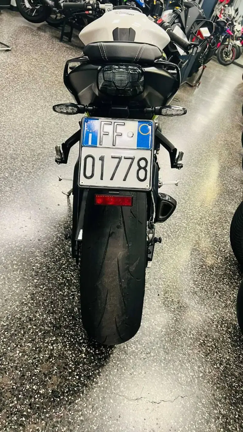 Triumph Street Triple 765 Moto2 Edition (2023 - 24) (16)