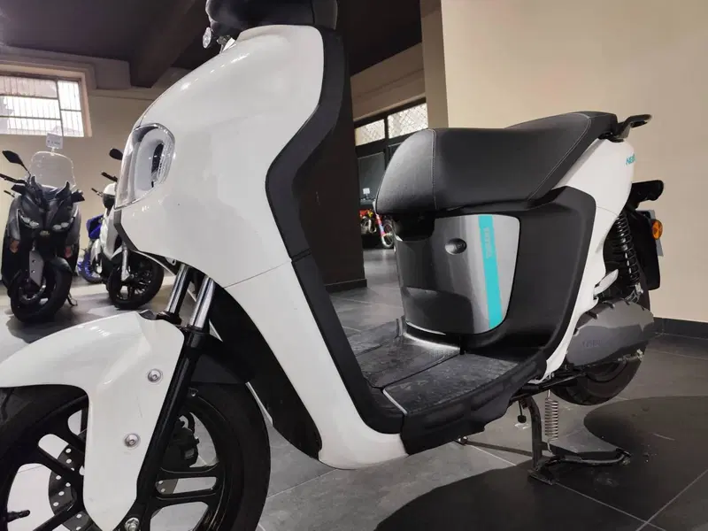 Yamaha Neo's L1e Dual Battery (2023 - 26) (4)