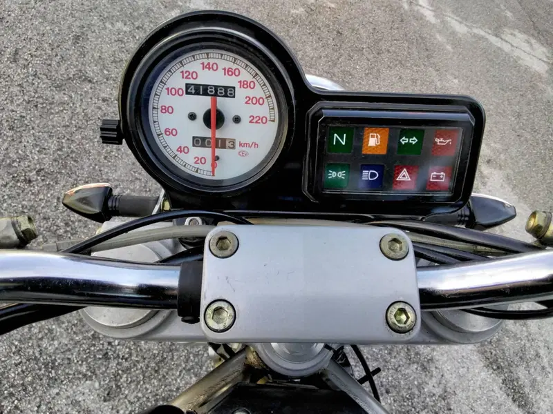 Ducati Monster 600 Dark (1998 - 01) (5)