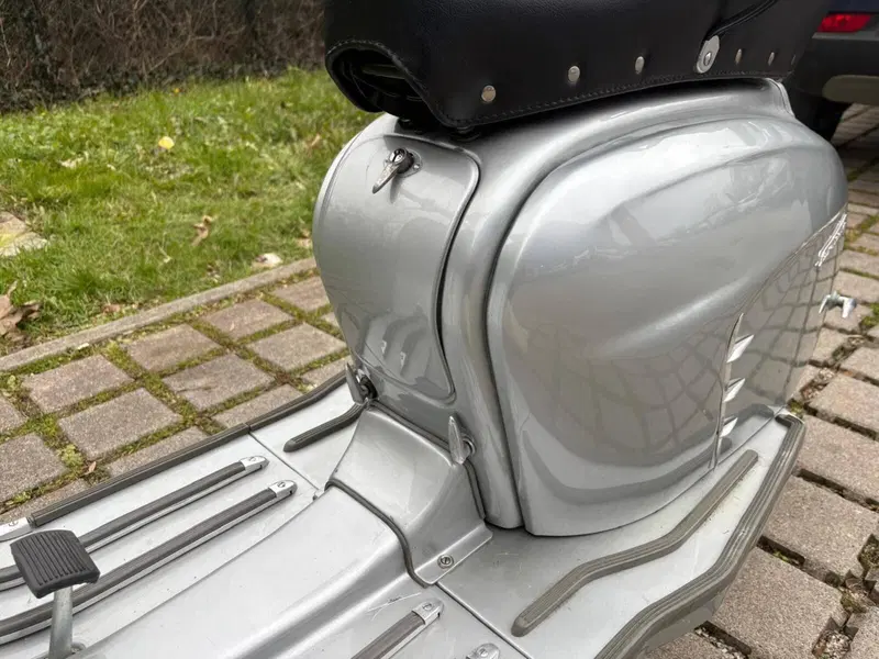 Innocenti LAMBRETTA 150 SILVER SPECIAL (3)
