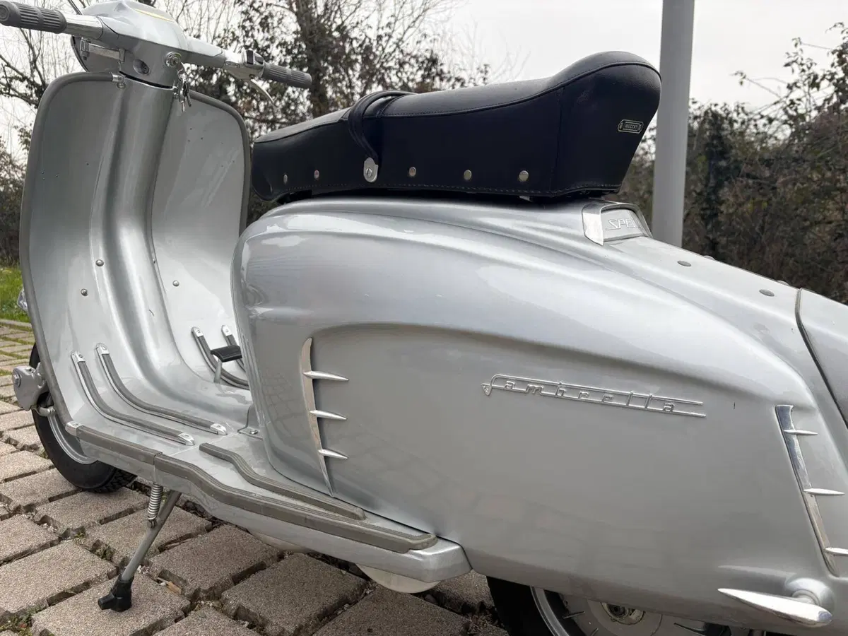 Innocenti LAMBRETTA 150 SILVER SPECIAL (4)