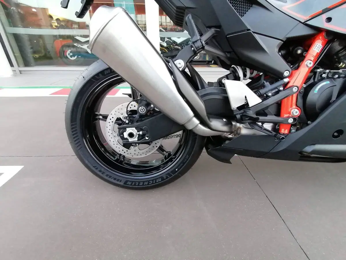 KTM 990 RC R (2026) (8)