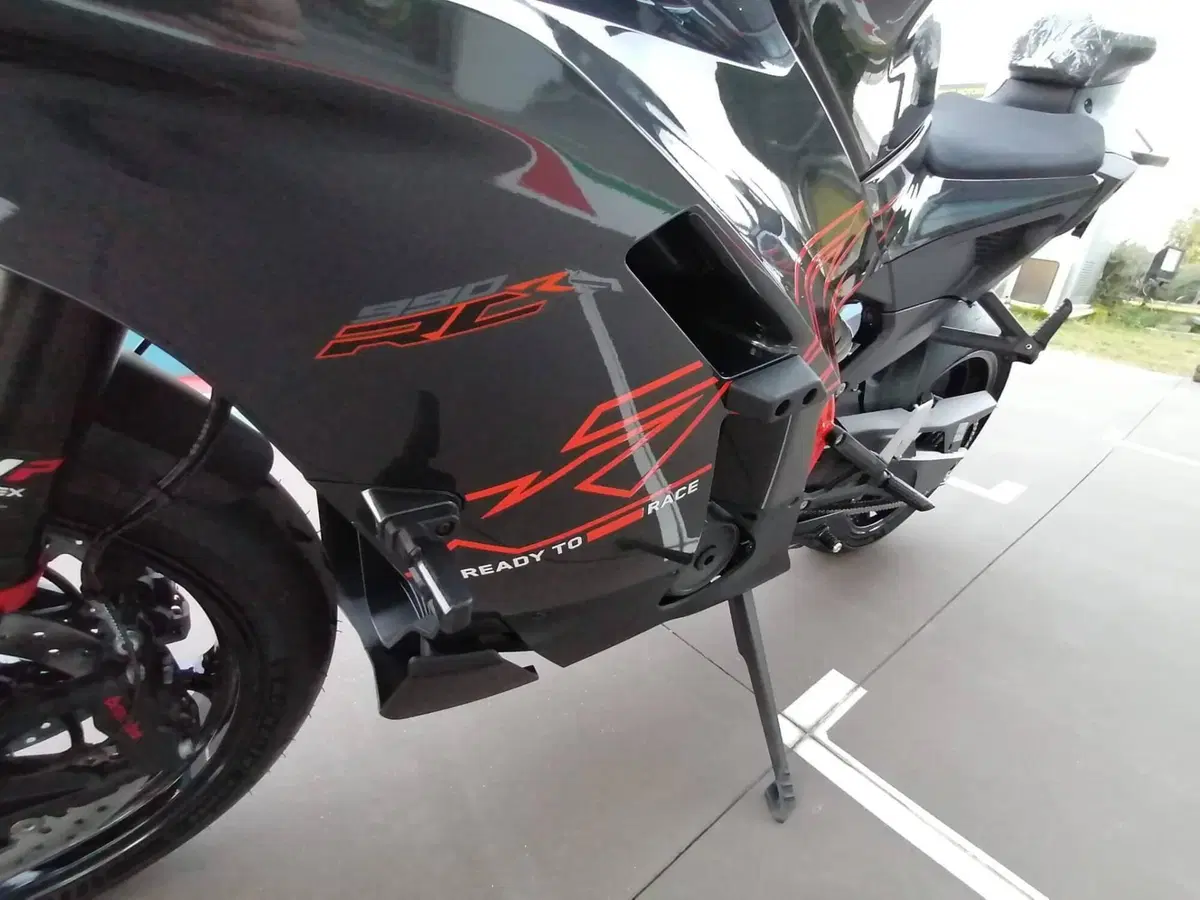 KTM 990 RC R (2026) (10)