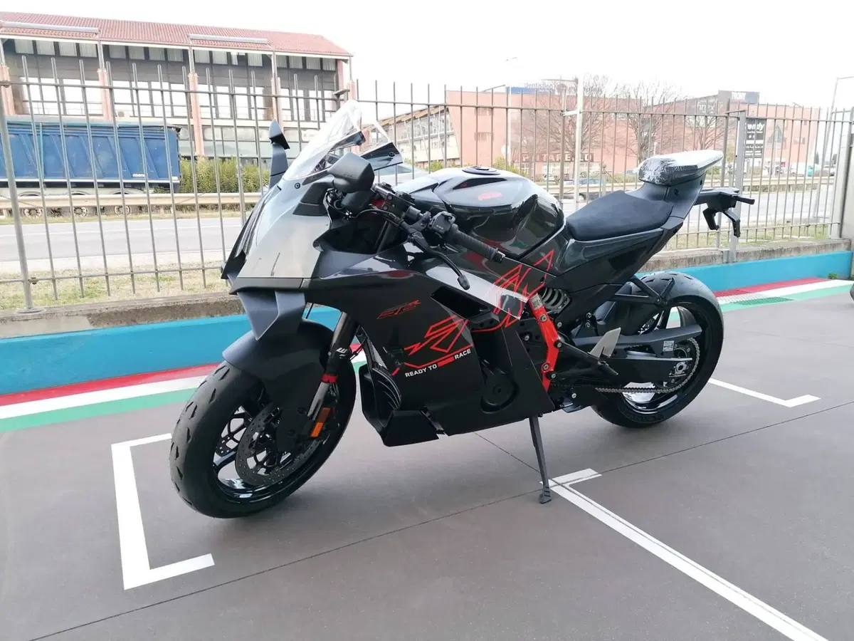 KTM 990 RC R (2026) (4)