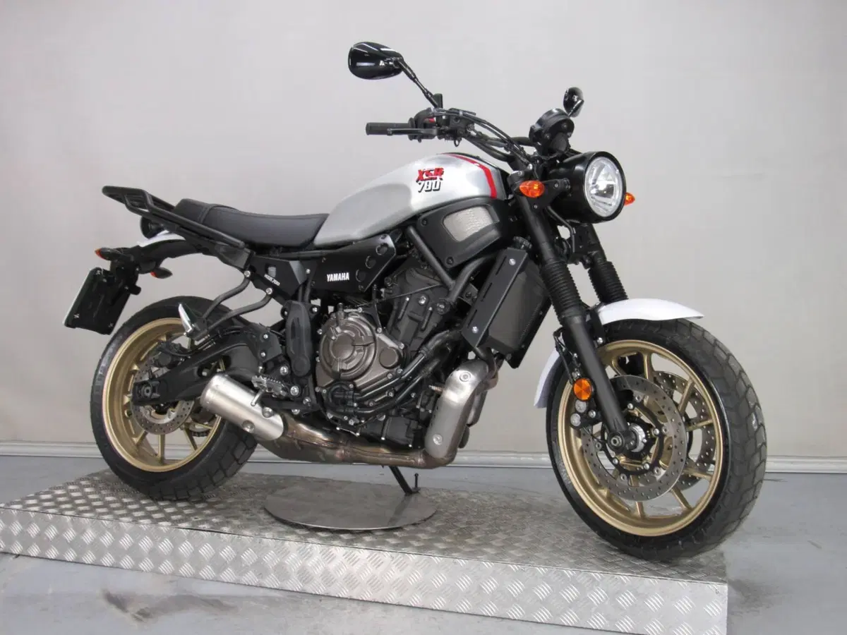 Yamaha XSR 700 XTribute (2021)